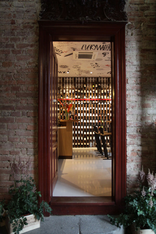 ELITE TO BE - Enoteca, Praga | LIBRERIA DEL VINO, ELITE TO BE SRL ELITE TO BE SRL 商業空間 オフィス＆店