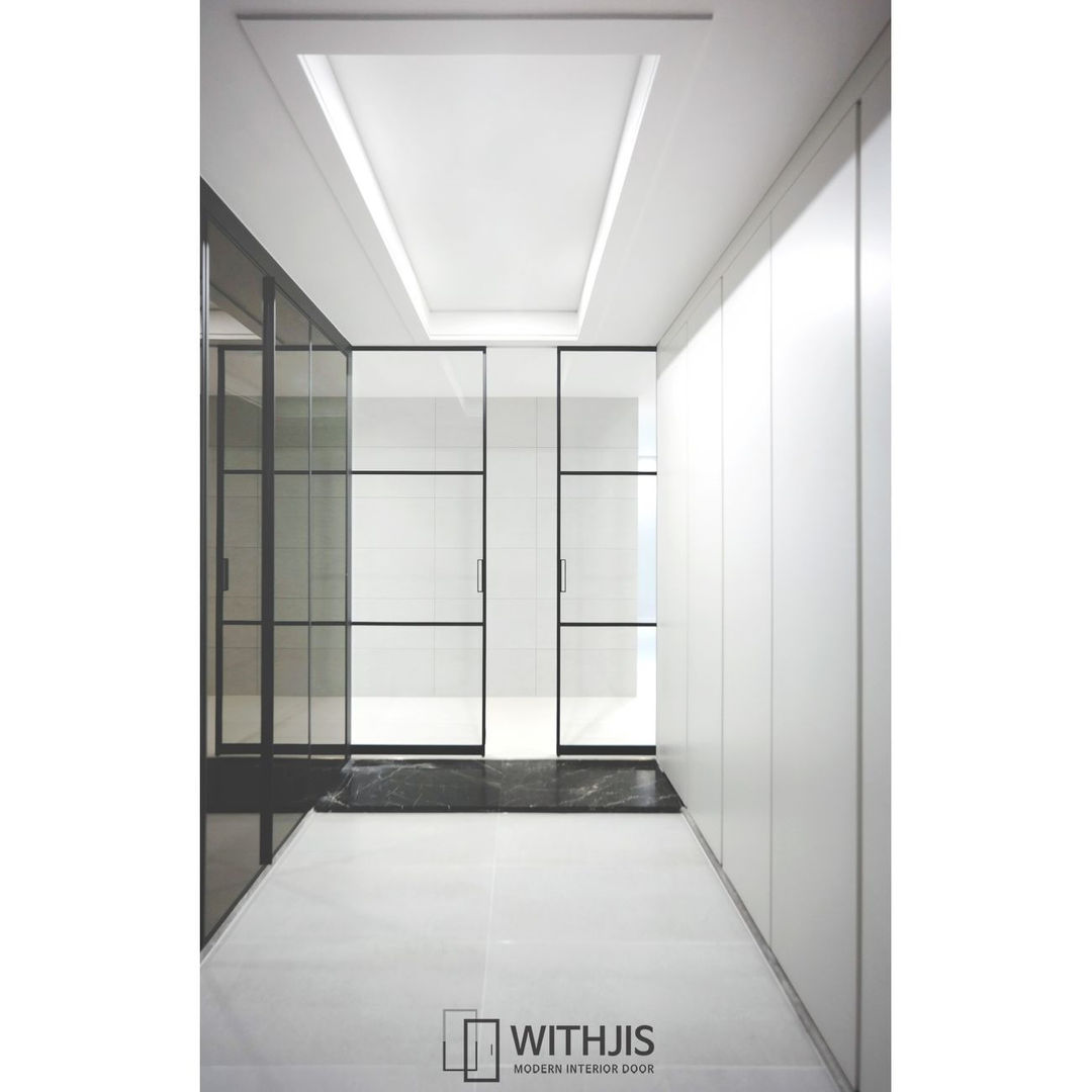 design heros interior 송도고급인테리어 송도인테리어 위드지스송도, WITHJIS(위드지스) WITHJIS(위드지스) Moderner Flur, Diele & Treppenhaus Aluminium/Zink