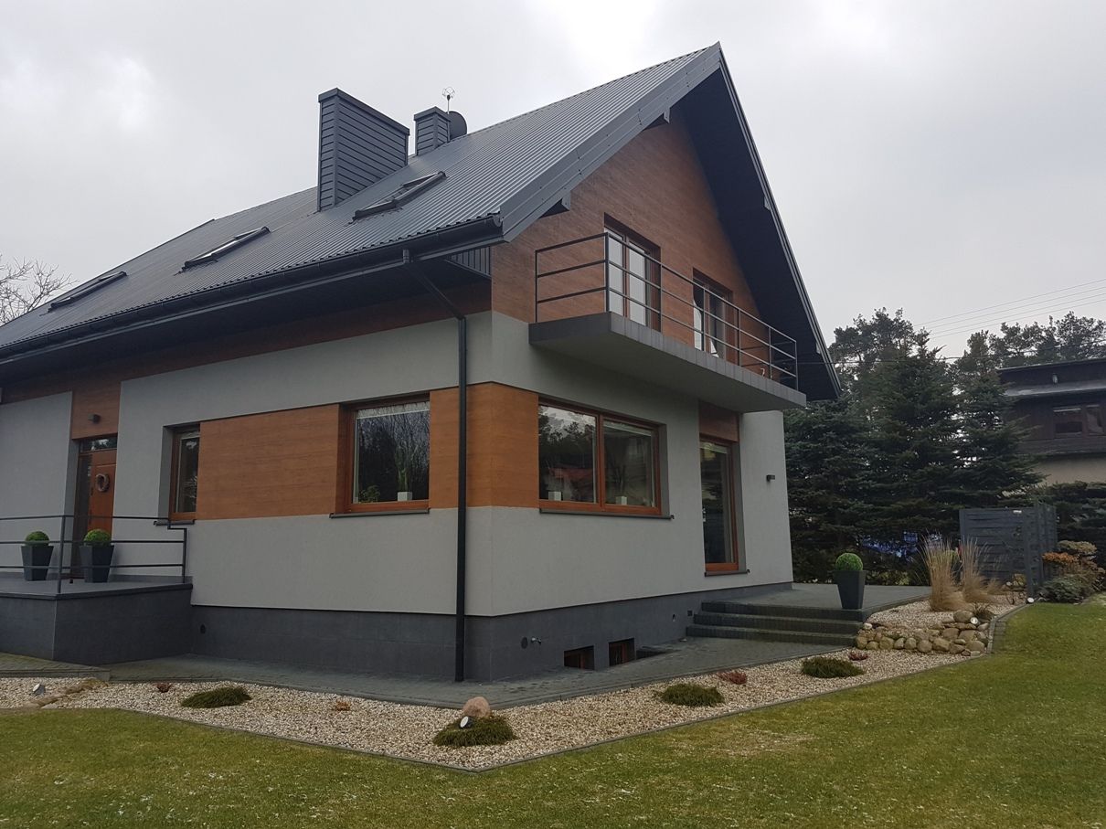 Metamorfoza budynku mieszkalnego jednorodzinnego w Rosanowie koło Łodzi, Budownictwo i Architektura Marcin Sieradzki - BIAMS Budownictwo i Architektura Marcin Sieradzki - BIAMS Villas Glass