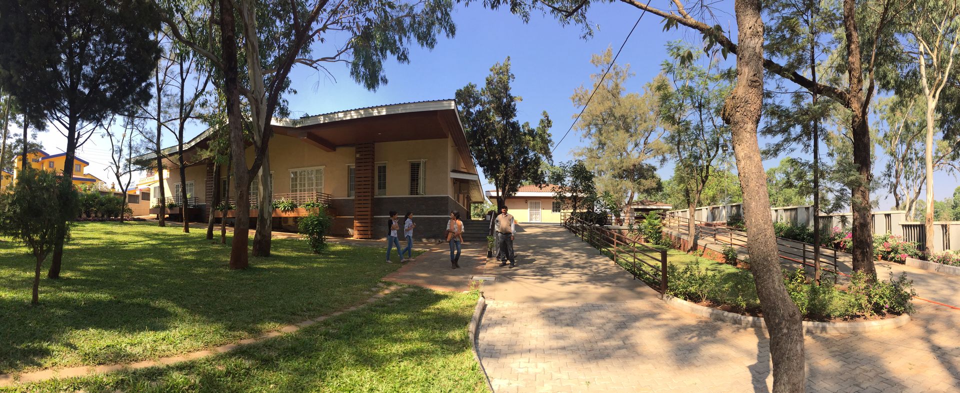 Villa,Panchgani, Ground 11 Architects Ground 11 Architects Casas de estilo rural