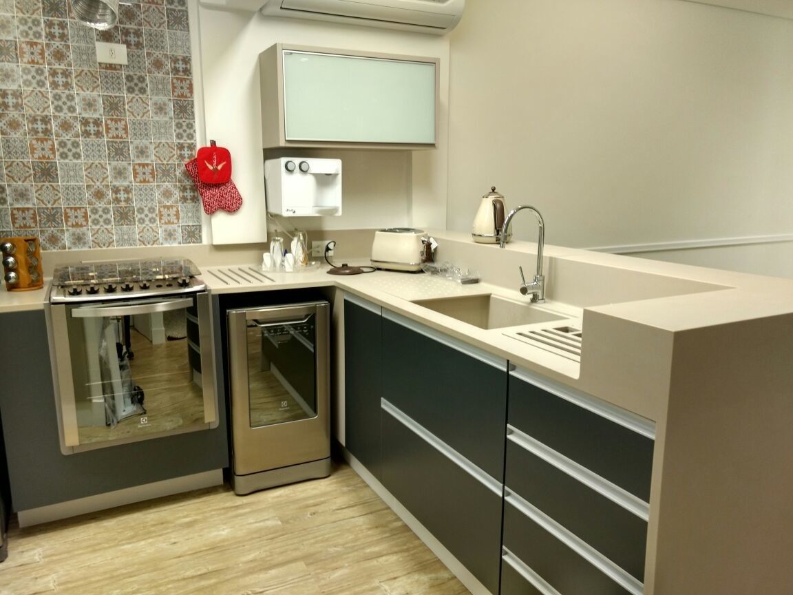 Apartamento Compacto com cozinha americana, Ana Laura Wolcov - ARTE WOLCOV Ana Laura Wolcov - ARTE WOLCOV 모던스타일 주방