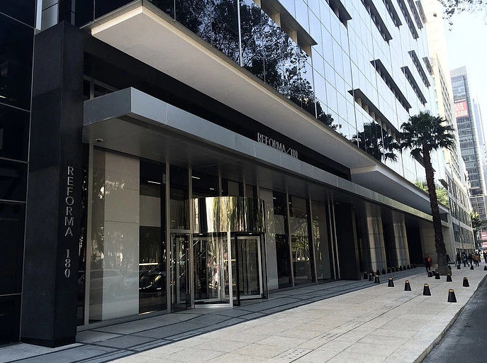 Lobby Reforma 180, BODIN BODIN ARQUITECTOS BODIN BODIN ARQUITECTOS モダンデザインの 書斎