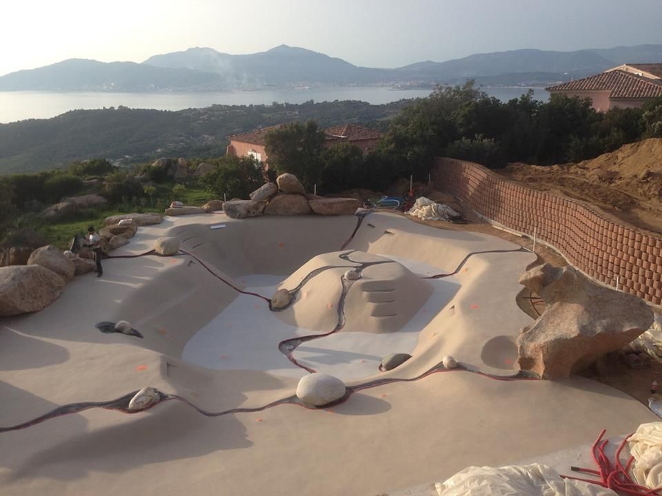 Piscina Naturale homify Bahçe havuzu Taş piscine interrate,bio piscine Varese,piscine Varese,piscine Como,piscine Milano,Progetti piscine,costruzione piscine,piscine naturali,piscine lombardia,piscine di lusso,piscine spiaggia,piscine pietra