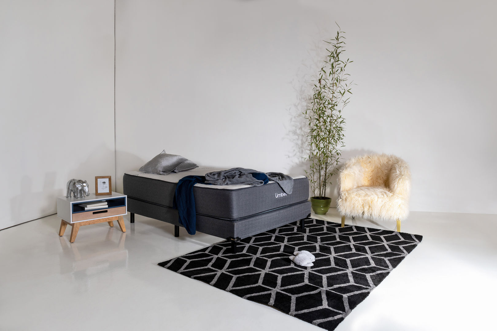 Umibed by moblum, el colchón en caja con tela de bambú, moblum moblum Modern style bedroom Bamboo Green Beds & headboards