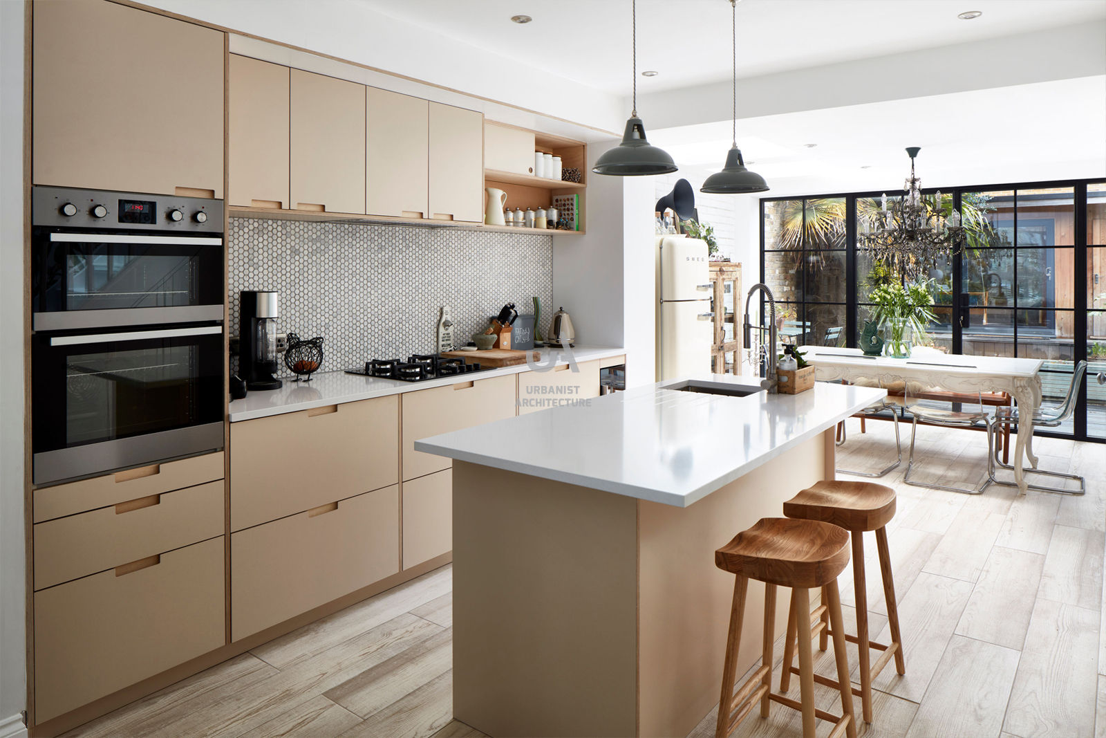 Home Extension Urbanist Architecture Built-in kitchens ٹائلیں home extension,kitchen,kitchen design