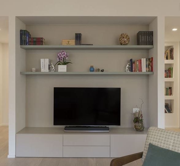 living room tv unit in the niche decorMyPlace 现代客厅設計點子、靈感 & 圖片 合板