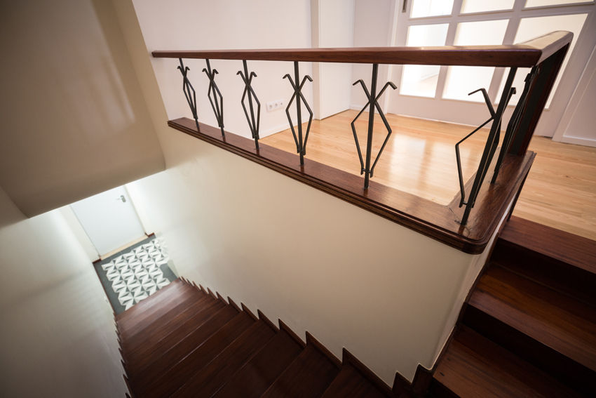 Escadaria - T3 em Leça da Palmeira - SHI Studio Interior Design ShiStudio Interior Design Escadas