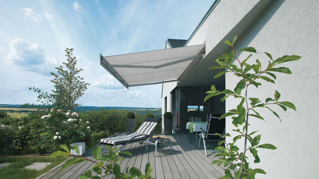 In die Fassade integrierte Markise Markisen Zanker im Raum Stuttgart Moderner Balkon, Veranda & Terrasse Aluminium/Zink markise,terasse,kasten-markise,garten,outdoor