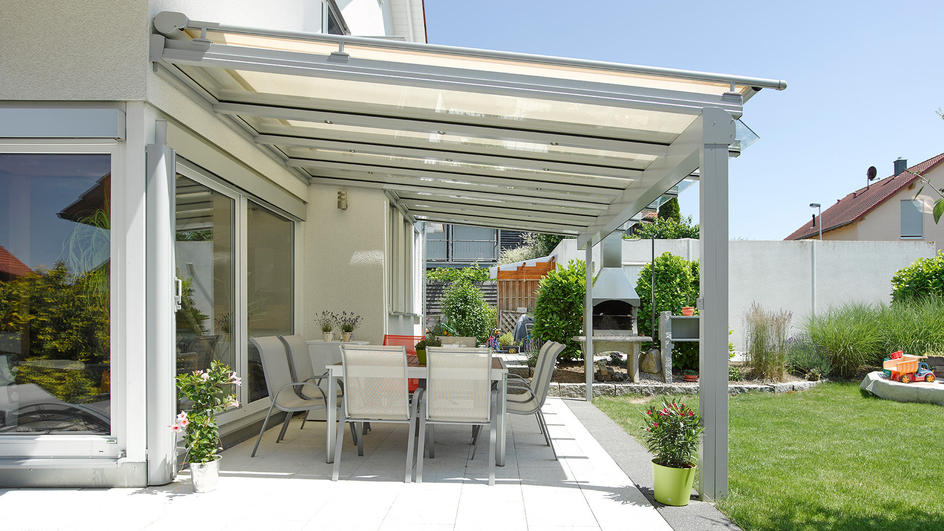 Terrassenüberdachung, Markisen Zanker im Raum Stuttgart Markisen Zanker im Raum Stuttgart Balcones y terrazas de estilo moderno Aluminio/Cinc