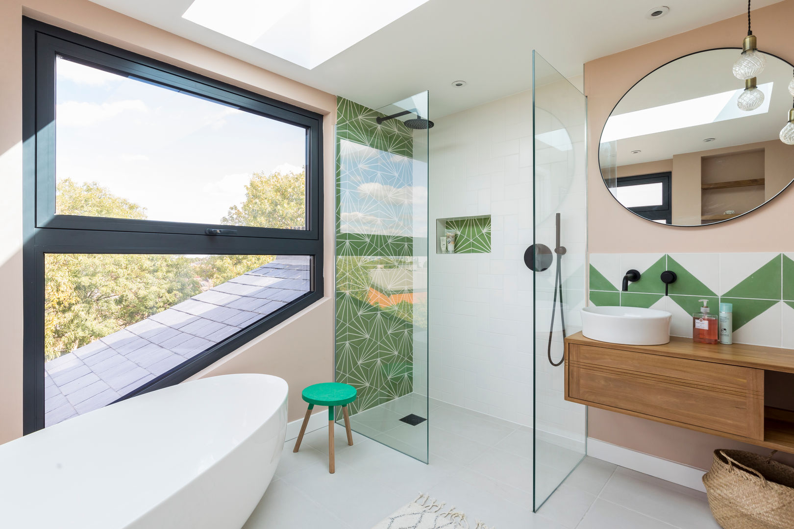 Loft Conversion Bathroom Urbanist Architecture Baños de estilo moderno loft bathroom,dormer conversion,modern