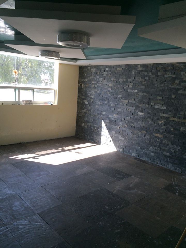Remodelación de recamara y acondicionamiento de fuente con muro llorón, 8 AM INGENIERIA 8 AM INGENIERIA 臥室