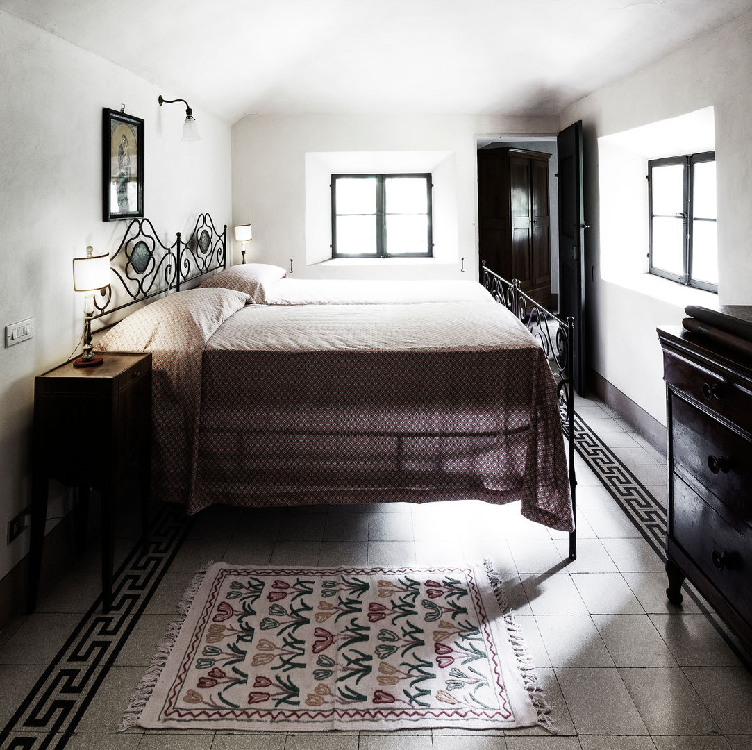 VILLA PRIVATA, elena romani PHOTOGRAPHY elena romani PHOTOGRAPHY Спальня в классическом стиле