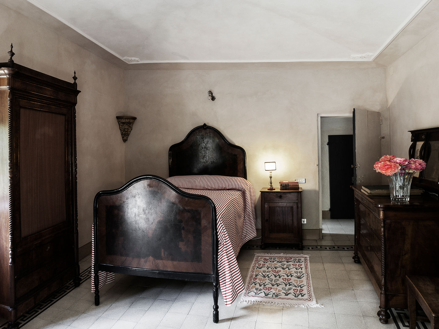 VILLA PRIVATA, elena romani PHOTOGRAPHY elena romani PHOTOGRAPHY Classic style bedroom