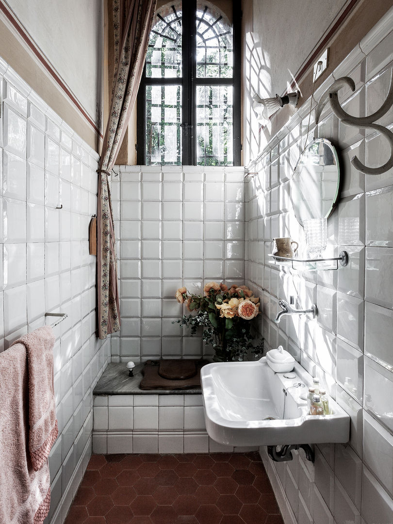 VILLA PRIVATA, elena romani PHOTOGRAPHY elena romani PHOTOGRAPHY Classic style bathroom