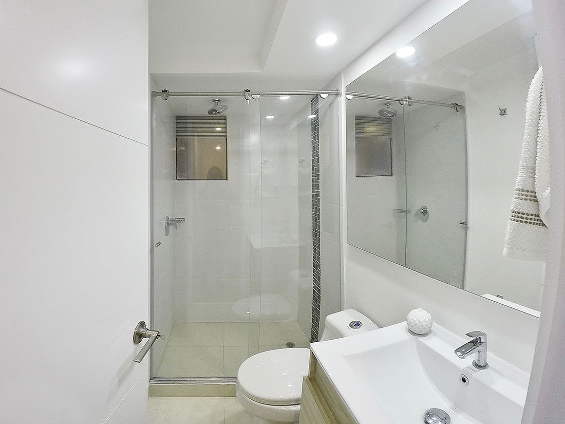 apartamento en Chia-Cundinamarca, TikTAK ARQUITECTOS TikTAK ARQUITECTOS Modern style bathrooms