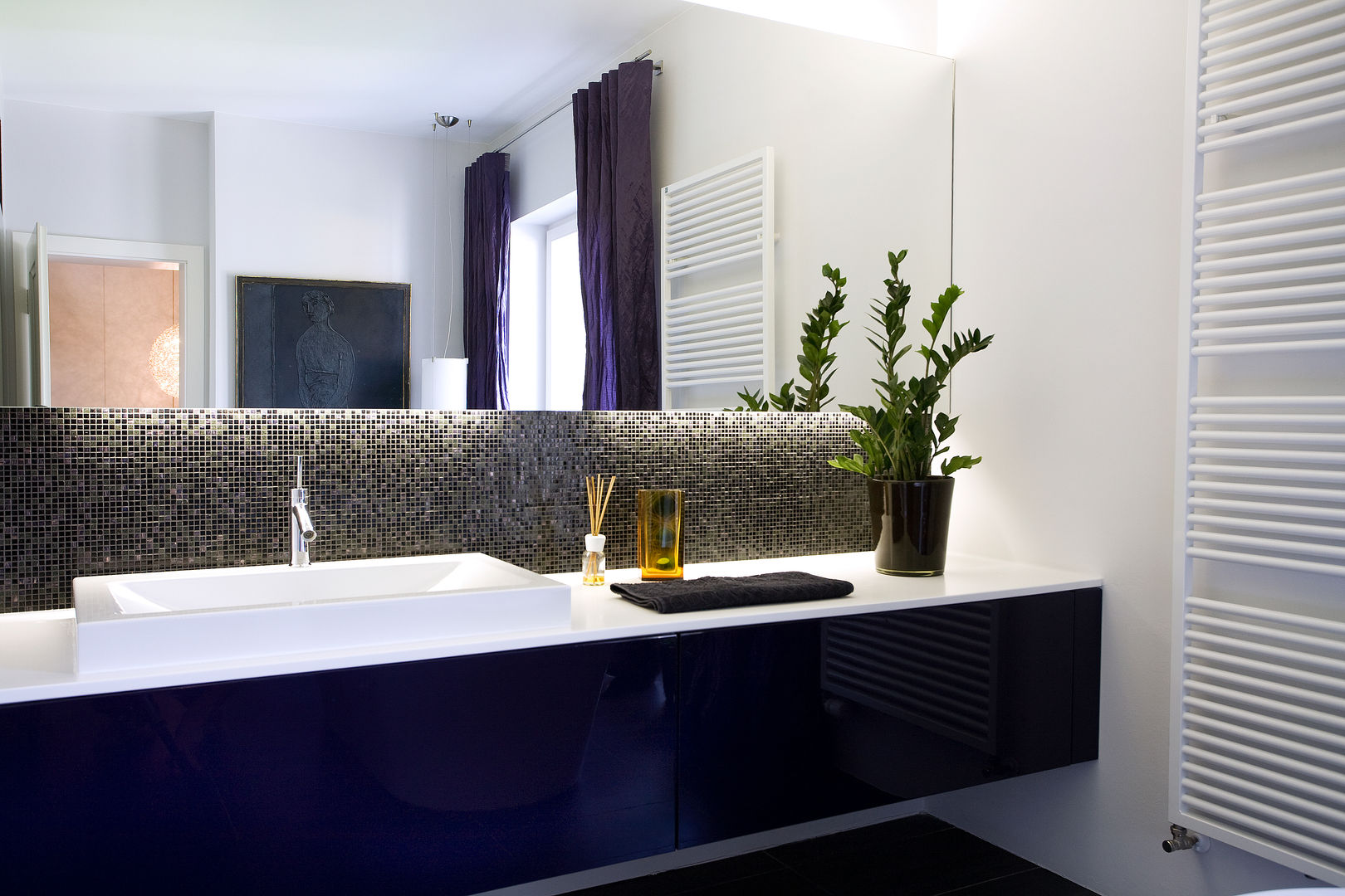 Badezimmer Innenarchitektur Olms Moderne Badezimmer Mosaikfliesen,Waschtisch,Beleuchtung