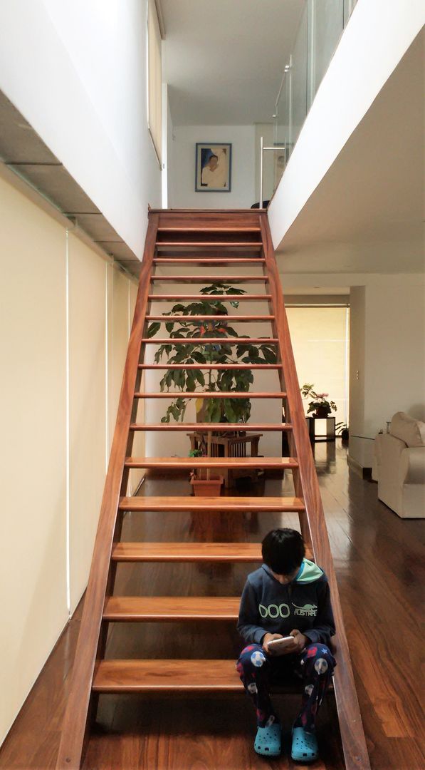 Casa en Riobamba, Ecuador, Brassea Mancilla Arquitectos, Santiago Brassea Mancilla Arquitectos, Santiago Stairs Solid Wood Multicolored