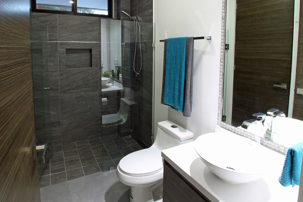 IPLAYA - CONDOS, ROEDI ROEDI Ванная комната в стиле модерн