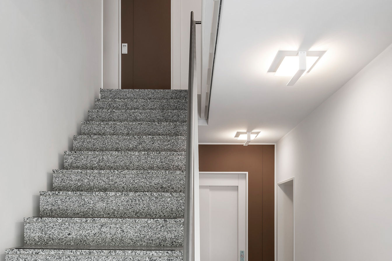 'Sechs Richtige' - Traditionelles Mehrfamilienhaus in Münster, mit 6 Wohneinheiten, Hilger Architekten Hilger Architekten Modern corridor, hallway & stairs Granite