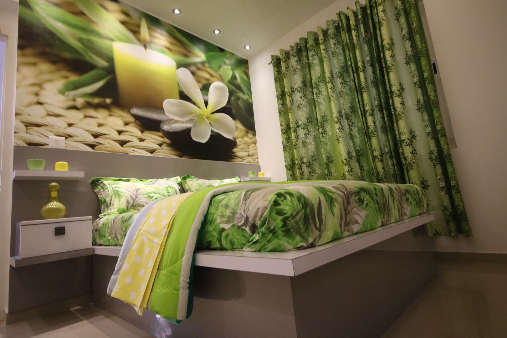 Guest Bedroom - Warm Light - Tropical Theme Enrich Interiors & Decors Asian style bedroom