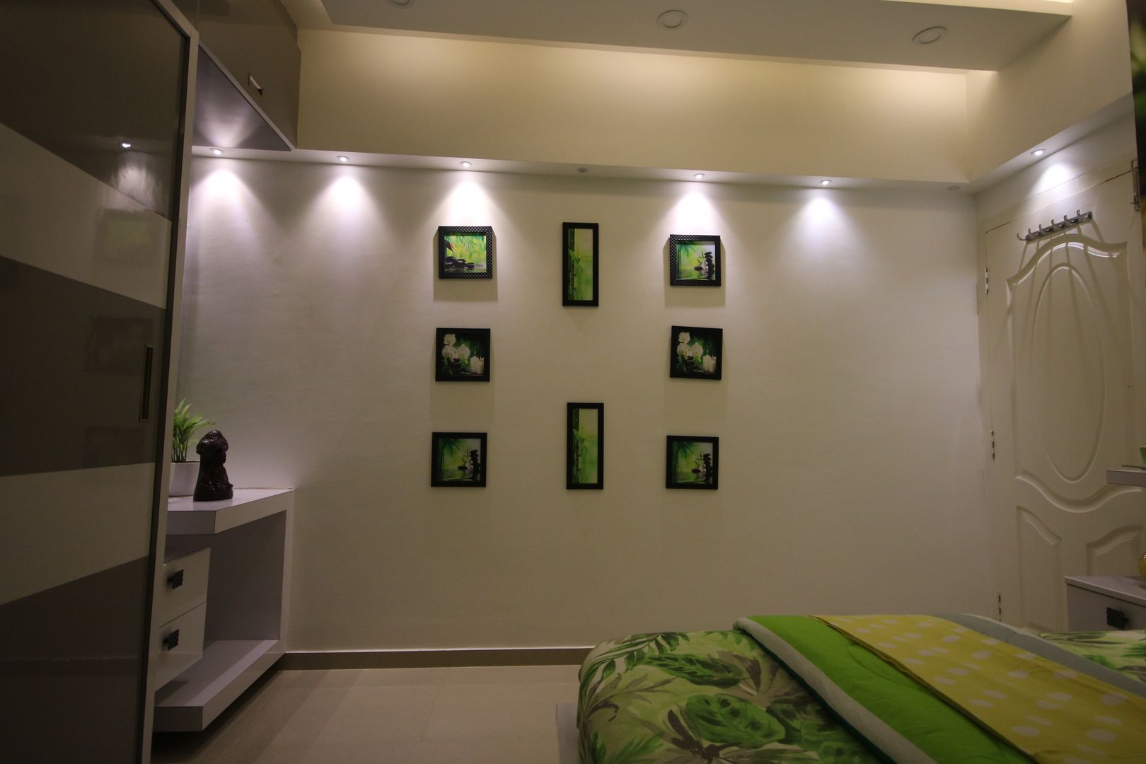 Mr Shiva Nadh Reddy | 2BHK | Bangalore | Full Furnished Home, Enrich Interiors & Decors Enrich Interiors & Decors 아시아스타일 침실