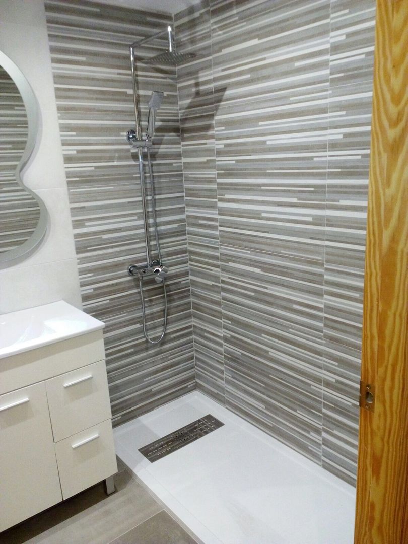 Reforma baños en Alicante, Obrisa Reformas y rehabilitaciones. Obrisa Reformas y rehabilitaciones. Modern Bathroom Tiles