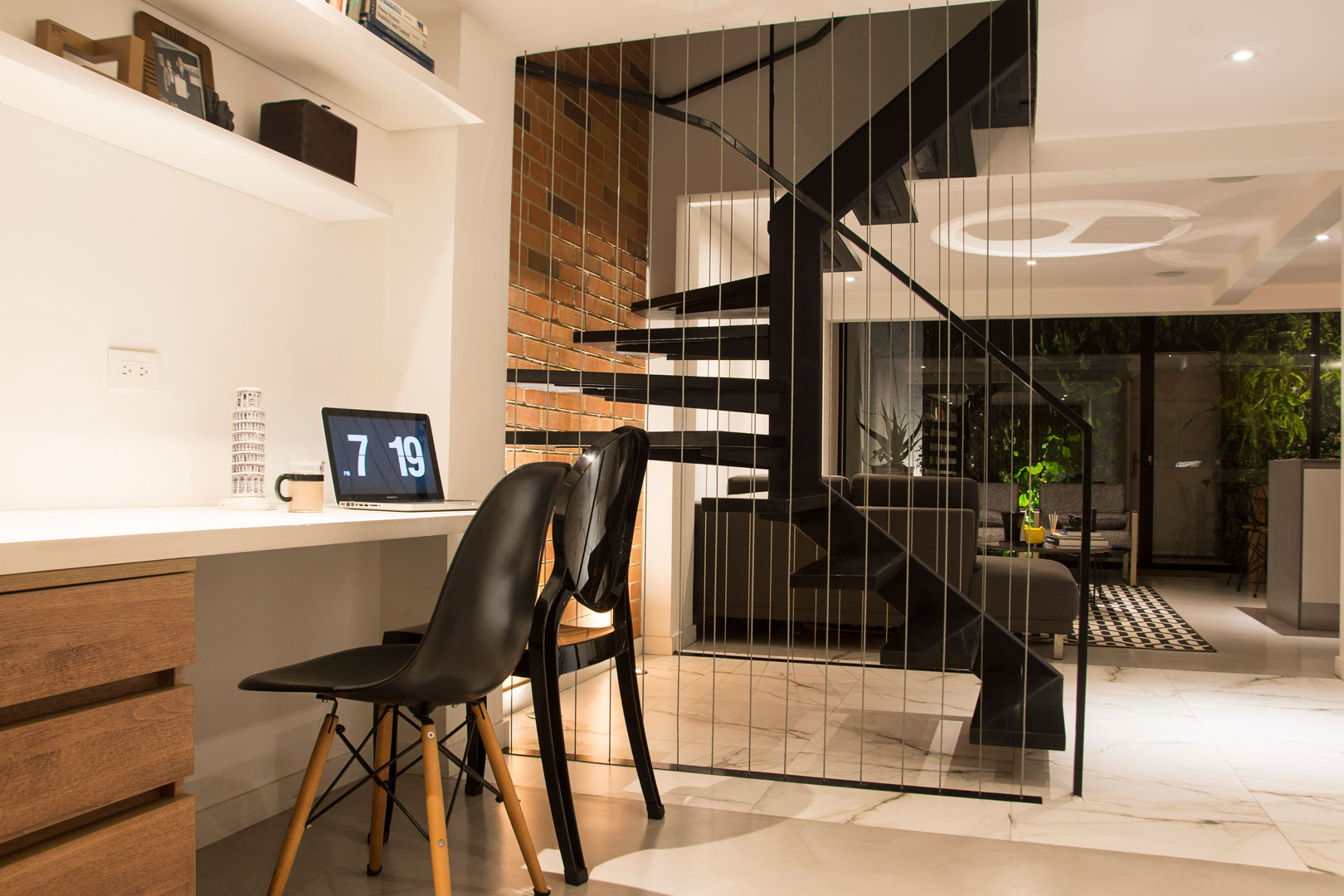 Estudio y escaleras homify Oficinas Metal