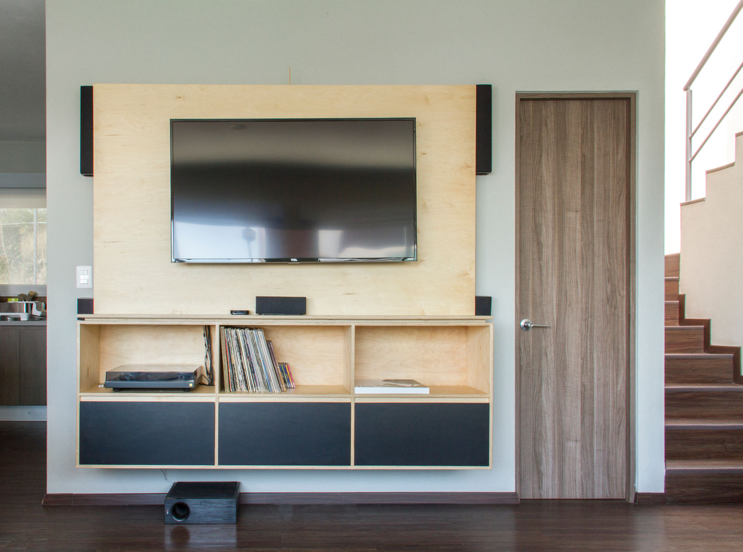 Panel de TV, RUMMI RUMMI Modern media room Plywood Furniture