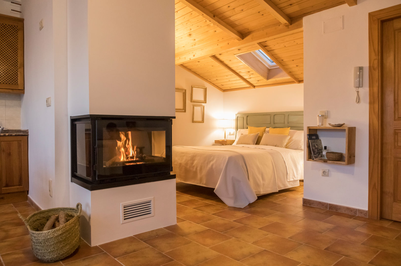 homify Casas pequenas Madeira Acabamento em madeira