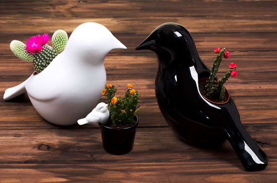 Liberdade e Inspiração: Colecção exclusiva de acessórios decorativos em porcelana , CRIVART CRIVART Otros espacios Porcelana Accesorios para mascotas