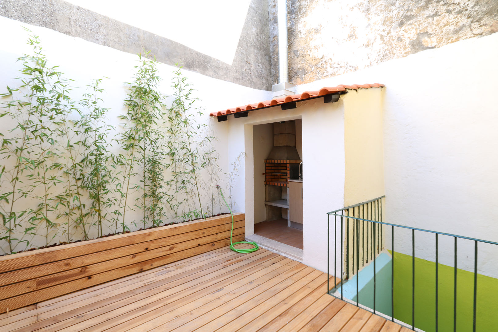 Requinte e modernidade no centro de Lisboa, Lisbon Heritage Lisbon Heritage Modern style balcony, porch & terrace