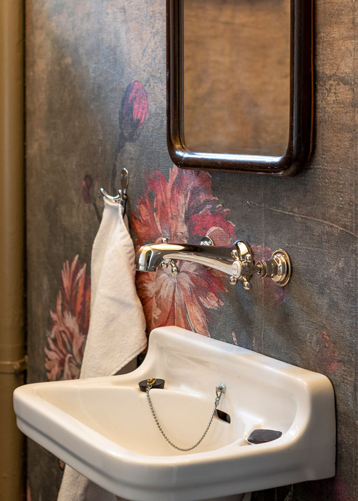 Nostalgie WC, Traditional Bathrooms GmbH Traditional Bathrooms GmbH Salle de bain classique