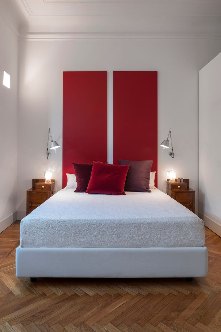 appartamento Milano zona Magenta con Claudia Ponti, Costa Zanibelli associati Costa Zanibelli associati Modern style bedroom