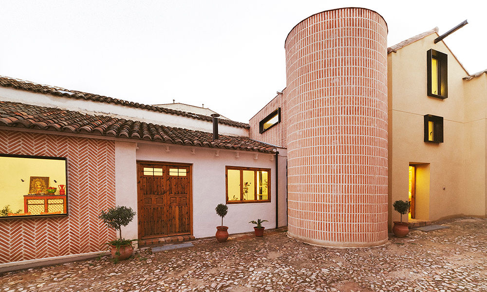 Reforma integral de antiguo pajar a vivienda. OOIIO Arquitectura Casas rurales Ladrillos casa rural,reforma integral,rehabilitación,reforma