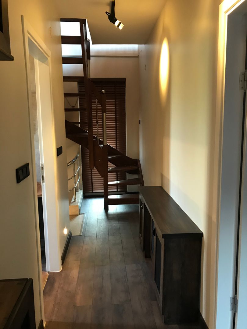 BUTİK VİLLA , Halif Yapı Halif Yapı Modern Corridor, Hallway and Staircase Engineered Wood Transparent