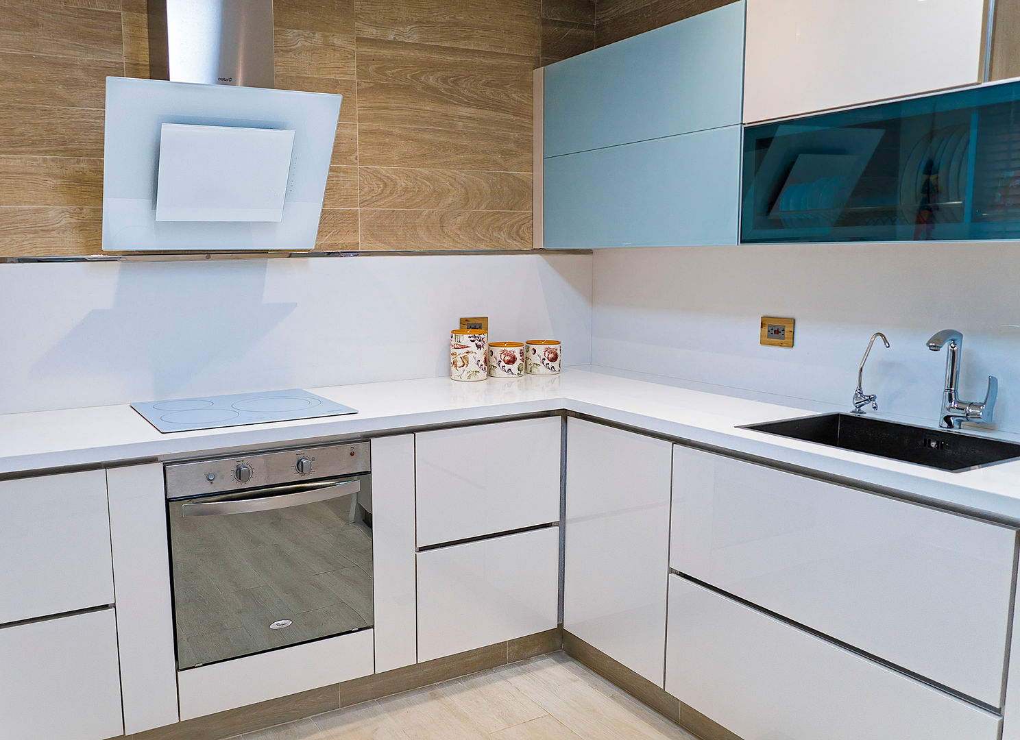 puertas en kronox y vidrio homify Cocinas equipadas