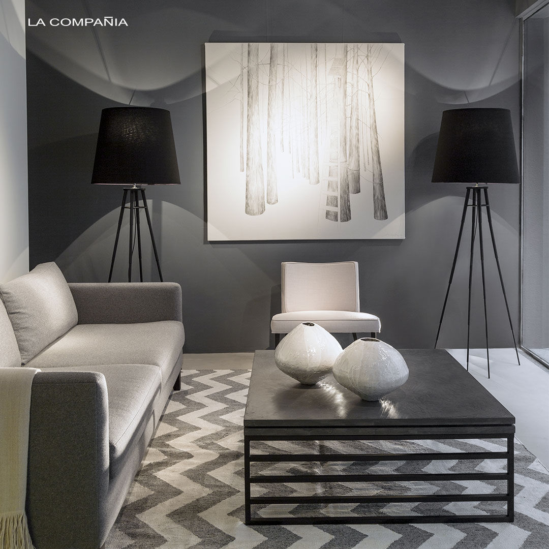 Showroom La Compañia - Arenales 1145 - La Compañia muebles Comedores de estilo minimalista Sillas y bancos