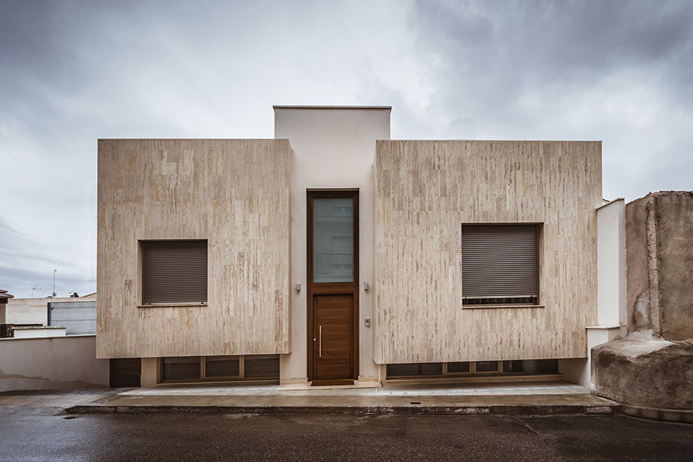 Casa de diseño cúbico en Toledo, OOIIO Arquitectura OOIIO Arquitectura Будинки Камінь