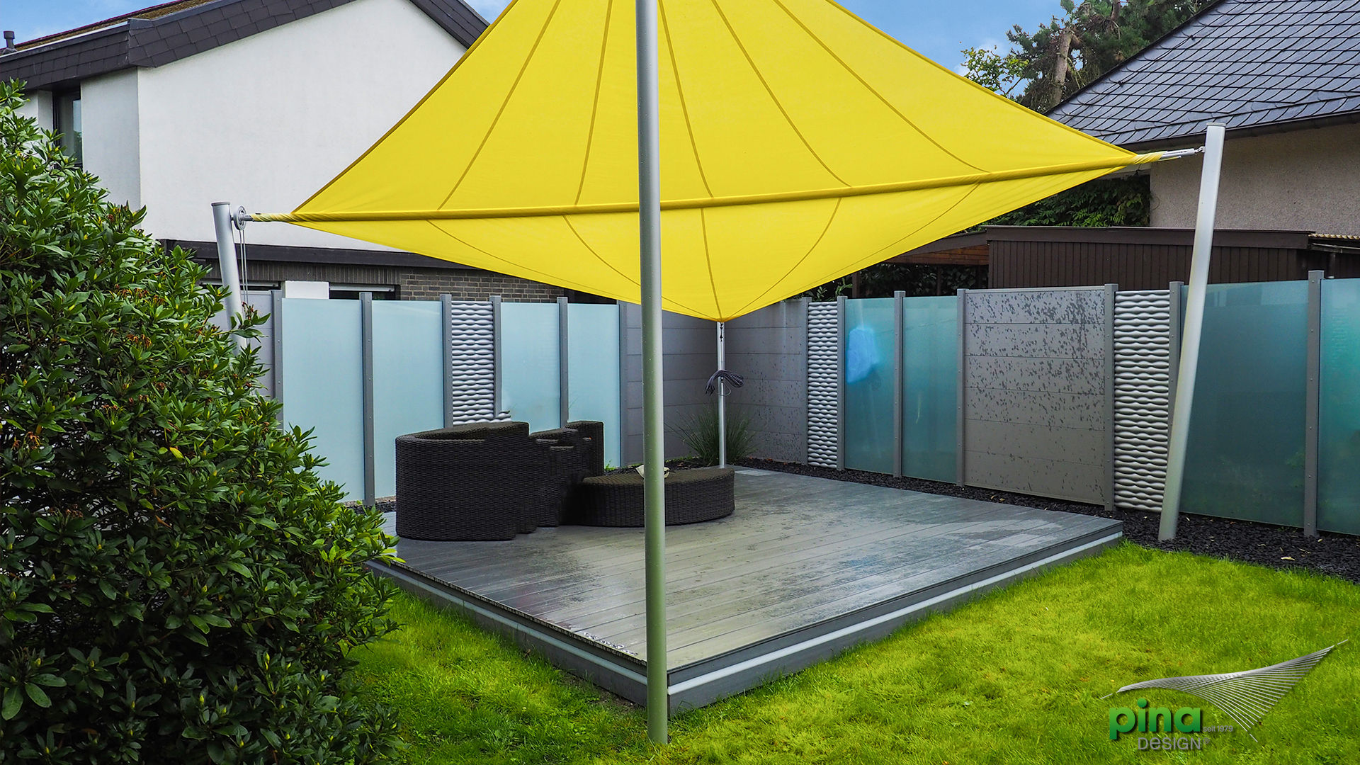Sonnensegel in einem strahlendem Gelbton Pina GmbH - Sonnensegel Design Moderner Garten Sonnensegel,Garten,Schatten,Beschattung