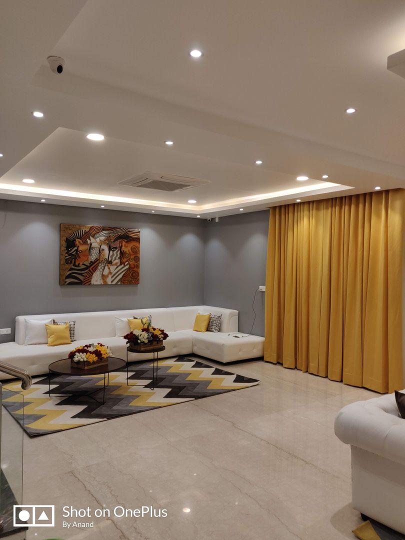 Villa #4 , Pavani Boulevard - Turn Key Project Interior , Enrich Interiors & Decors Enrich Interiors & Decors Ruang Keluarga Modern