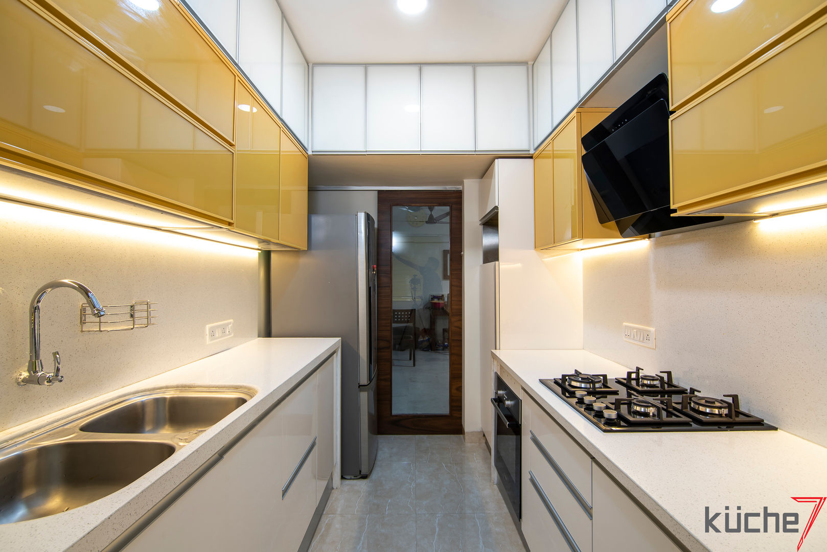 Affordable kitchen designed for Anupama Kumar, Mumbai, Küche7 Küche7 Ankastre mutfaklar