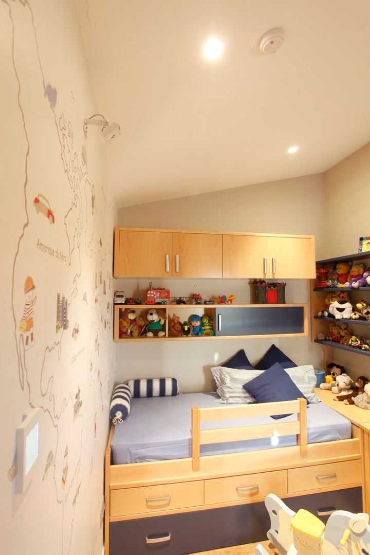Dormitorio infantil con control remoto Domonova Soluciones Tecnológicas Cuartos infantiles de estilo moderno