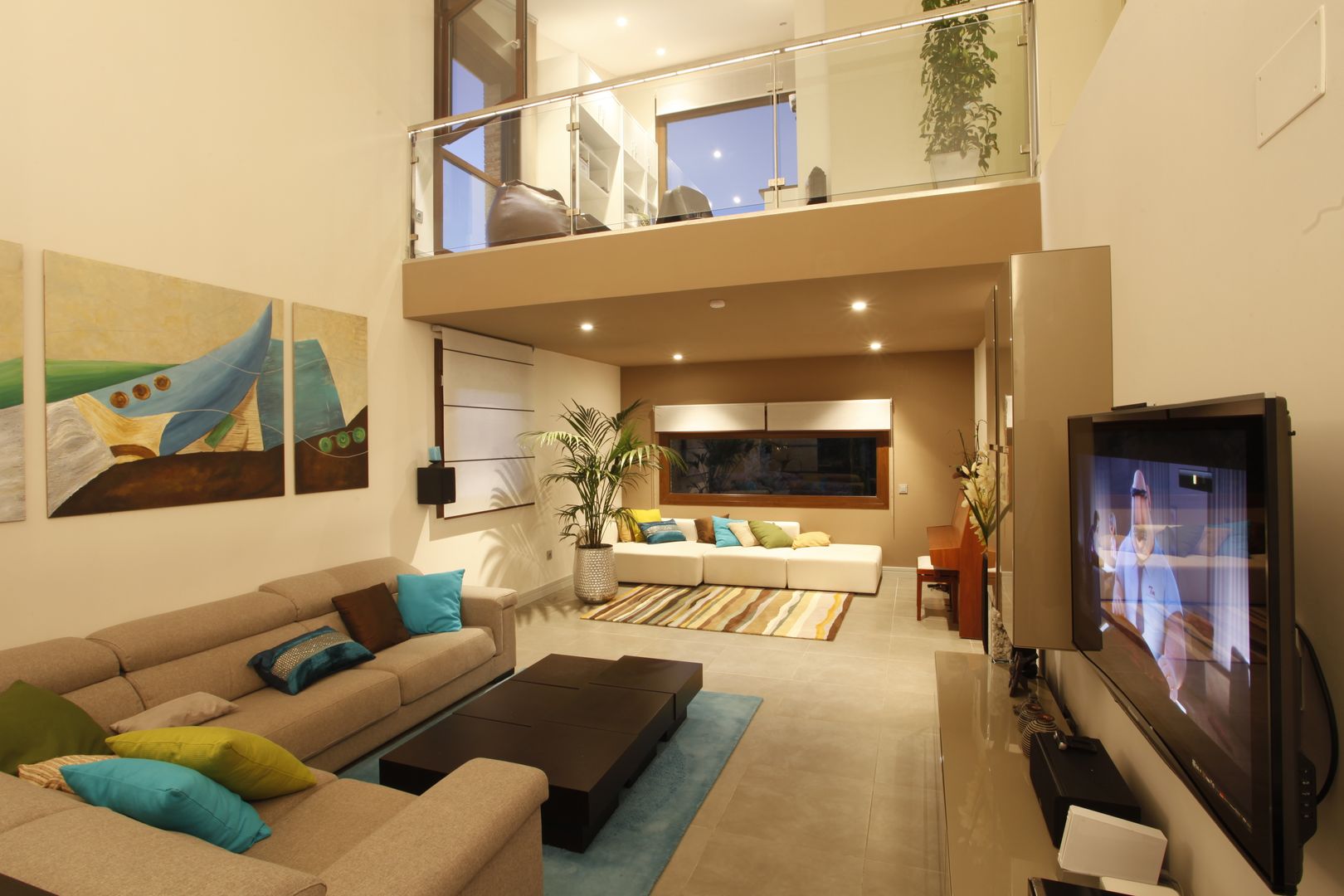 Sala de estar multimedia Domonova Soluciones Tecnológicas Salas multimedia de estilo moderno cine en casa,sala multimedia,sala de estar,sistema 5.1,domotica