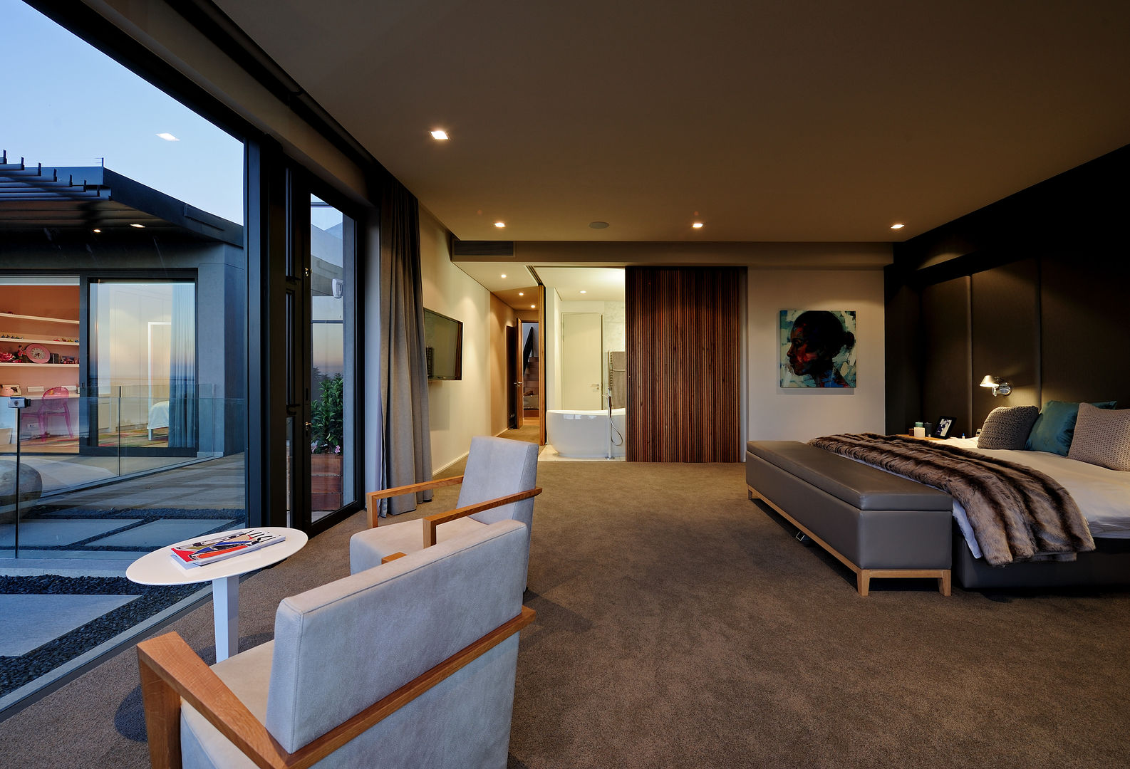 House La Croix Fresnaye, KMMA architects KMMA architects Modern style bedroom