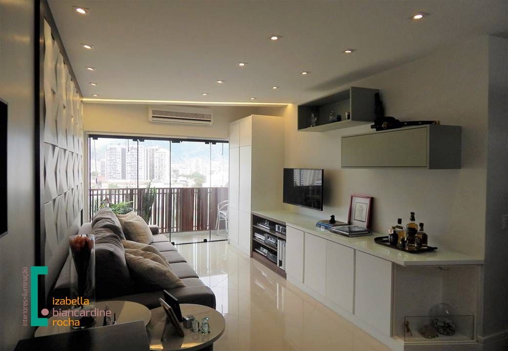 Sala de estar com TV, Izabella Biancardine Interiores Izabella Biancardine Interiores 모던스타일 거실