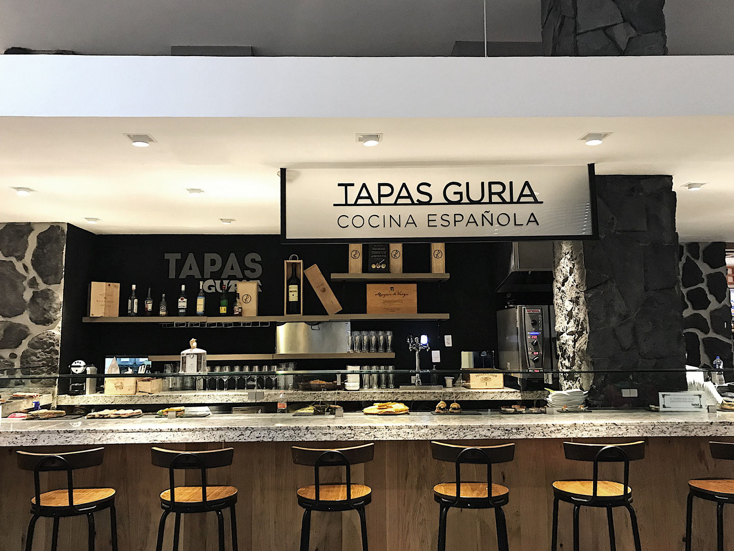 Tapas Guria - Perisur, Onno Arquitectos Onno Arquitectos مساحات تجارية مطاعم