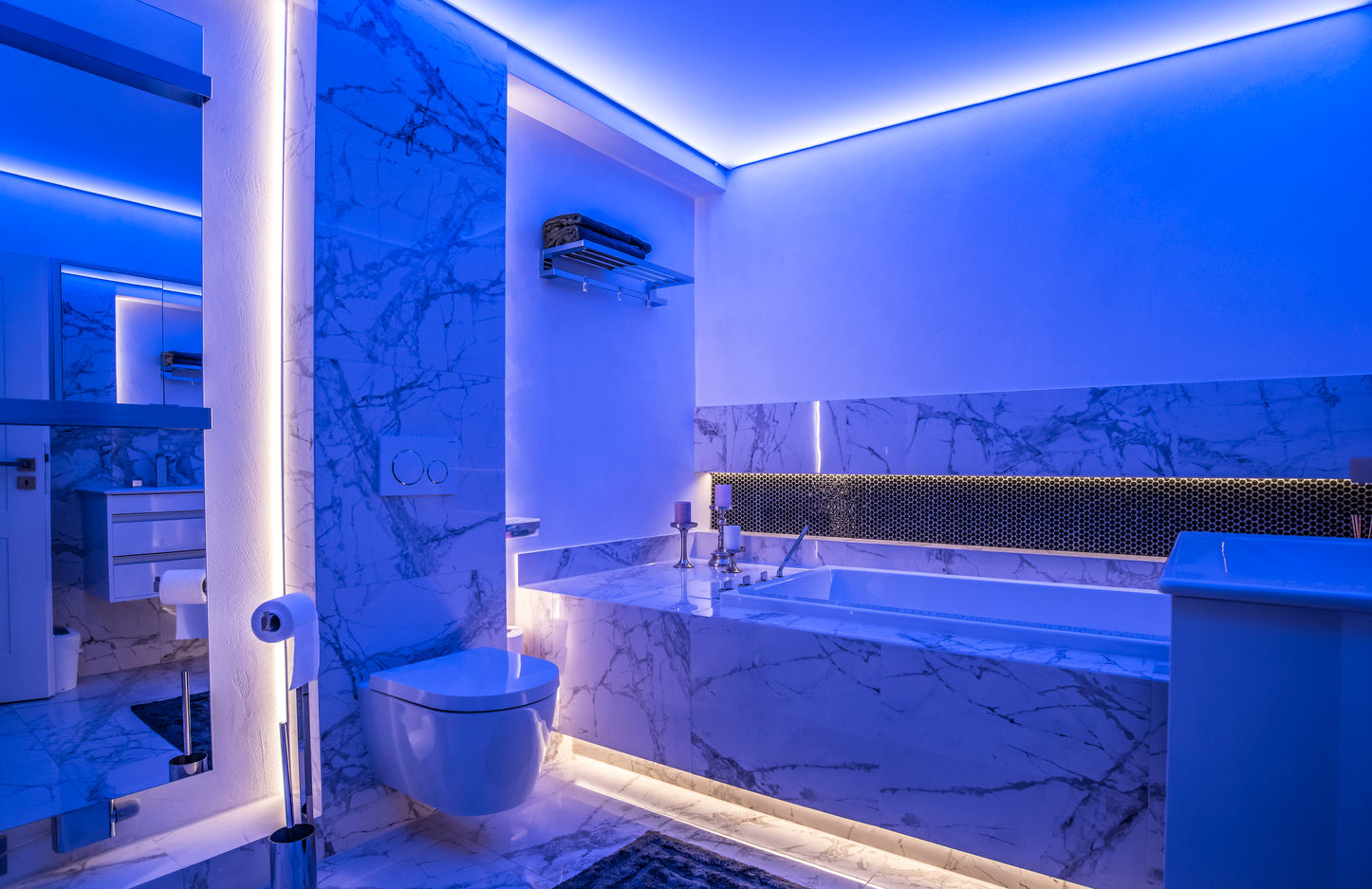 Exklusive Lichtplanung für eine luxuriöse Wohnung, Moreno Licht mit Effekt - Lichtplaner Moreno Licht mit Effekt - Lichtplaner Modern Banyo