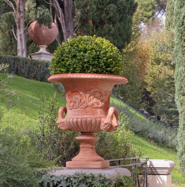 Giardino all'italiana, VillaDorica VillaDorica Jardins clássicos Pedra Laranja Potes e vasos