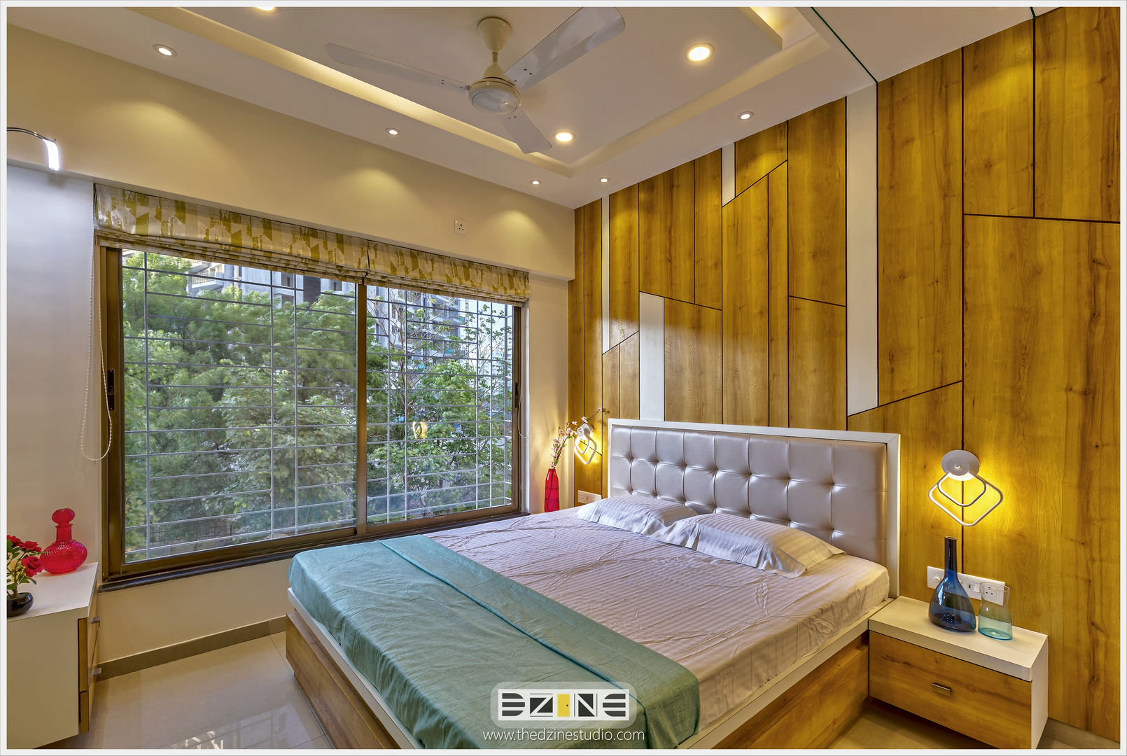 2BHK apartment in Pune , The D'zine Studio The D'zine Studio 미니멀리스트 침실 침대 & 헤드 보드