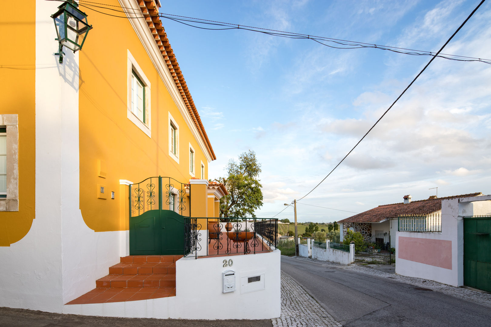 Reconstrução de moradia antiga, Atelier d'Maison Atelier d'Maison Casa unifamiliare